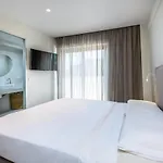 Noa Beachfront Apartment *