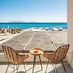 Noa Beachfront Apartment