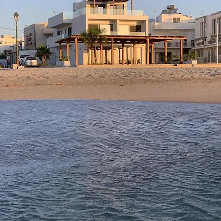 Noa Beachfront Апартаменты